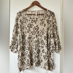 leopard print short sleeve top